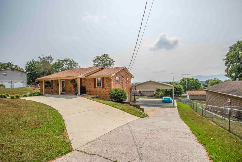 151 Highland Dr, Corryton, TN 37721