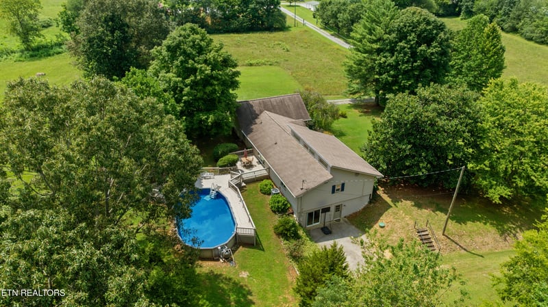 151 N Fork Loop, Madisonville, TN 37354