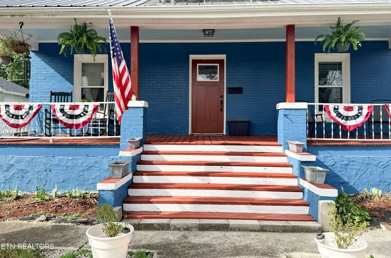 151 N Main St, Oneida, TN 37841