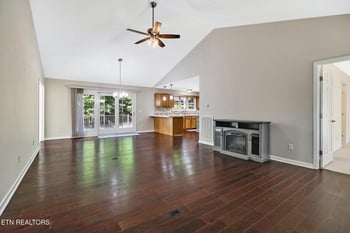 151 Northridge Dr, Crossville, TN 38558