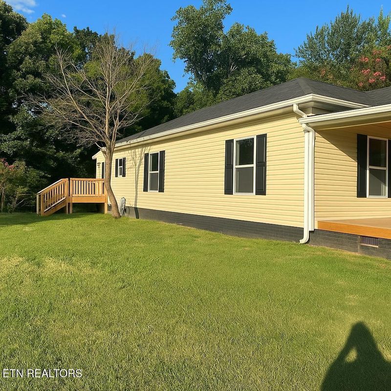 151 S Jackson St, Athens, TN 37303