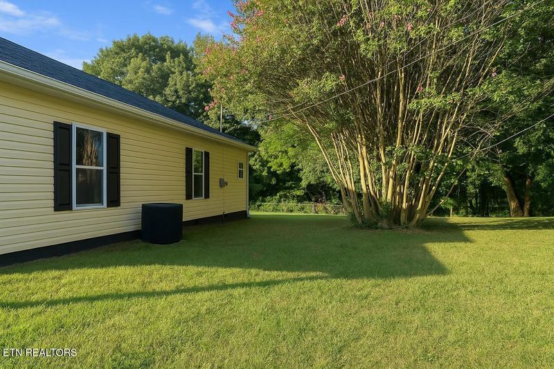 151 S Jackson St, Athens, TN 37303