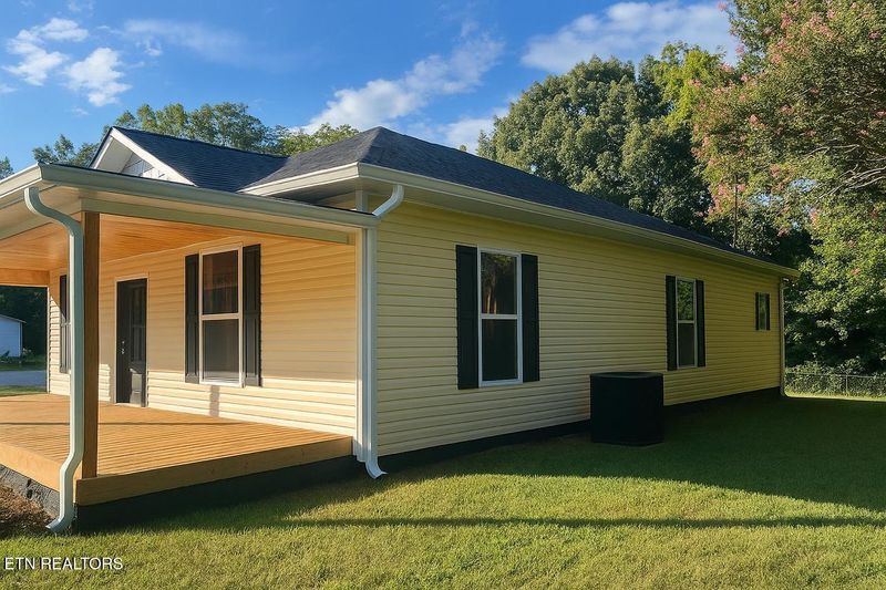 151 S Jackson St, Athens, TN 37303