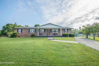 151 Selma St, Lenoir City, TN 37771