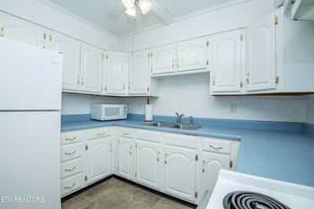 151 Selma St, Lenoir City, TN 37771