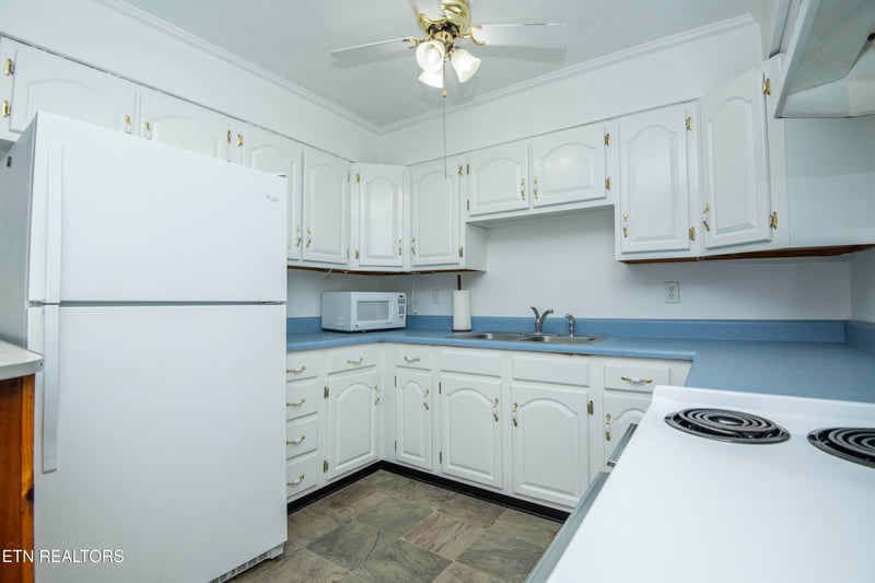 151 Selma St, Lenoir City, TN 37771