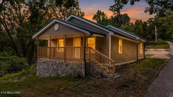 151 Sunflower Ln, Lafollette, TN 37766