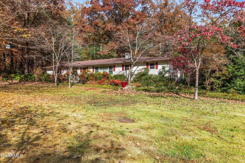 1510 Crestway Dr, Athens, TN 37303