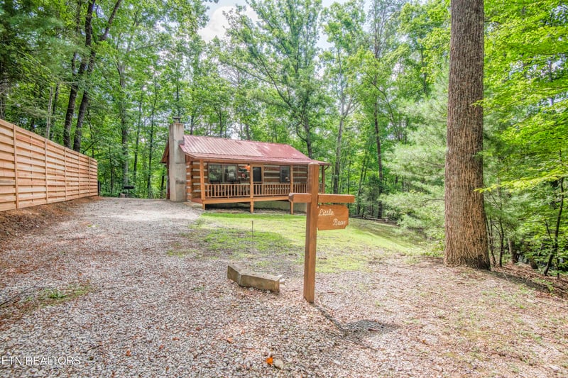 1510 Dawn Ln, Sevierville, TN 37876