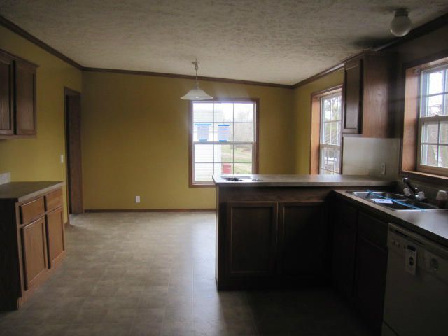 1510 E Pearly Smith Rd, Louisville, TN 37777