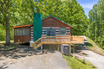 1510 Ridgecrest Dr, Pigeon Forge, TN 37876