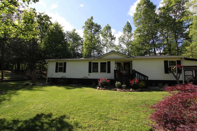 1511 Black Oak Dr, Sevierville, TN 37876