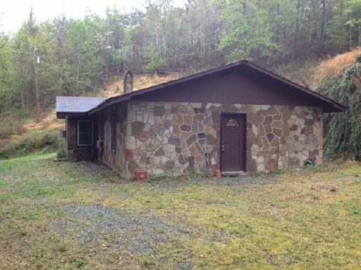 1511 Honey Bee Cove Way, Pigeon Forge, TN 37863