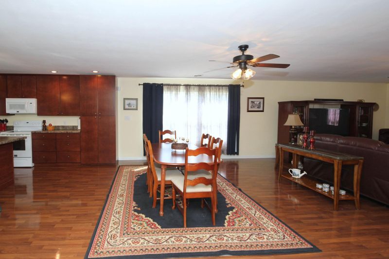 1511 NW Paris Rd, Knoxville, TN 37912