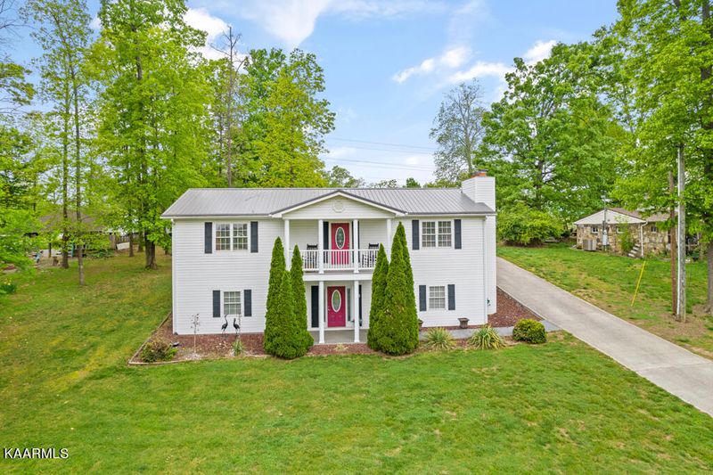 1511 Park Ln, Sevierville, TN 37876
