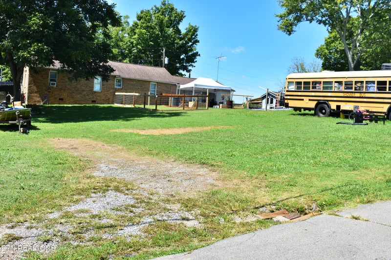 1512 Adams St, Athens, TN 37303