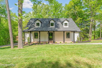 1512 Brentwood Dr, Athens, TN 37303