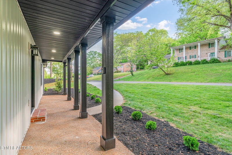 1512 Brentwood Dr, Athens, TN 37303