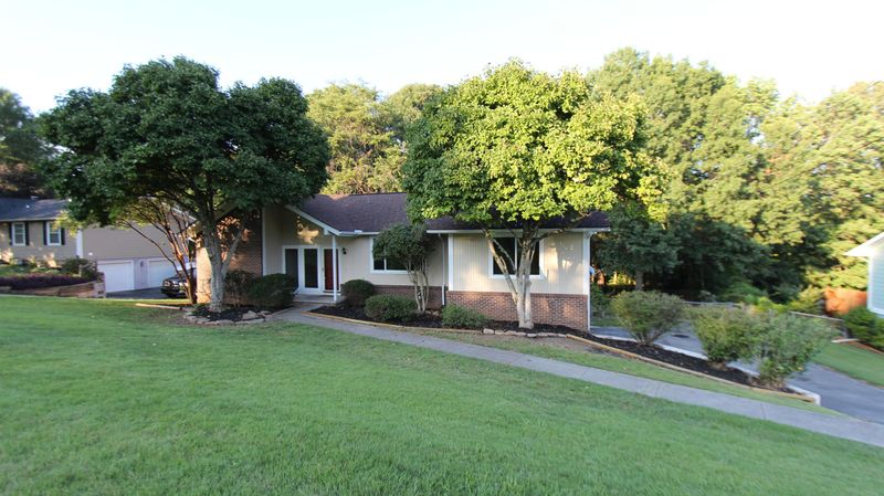 1512 Pine Springs Rd, Knoxville, TN 37922
