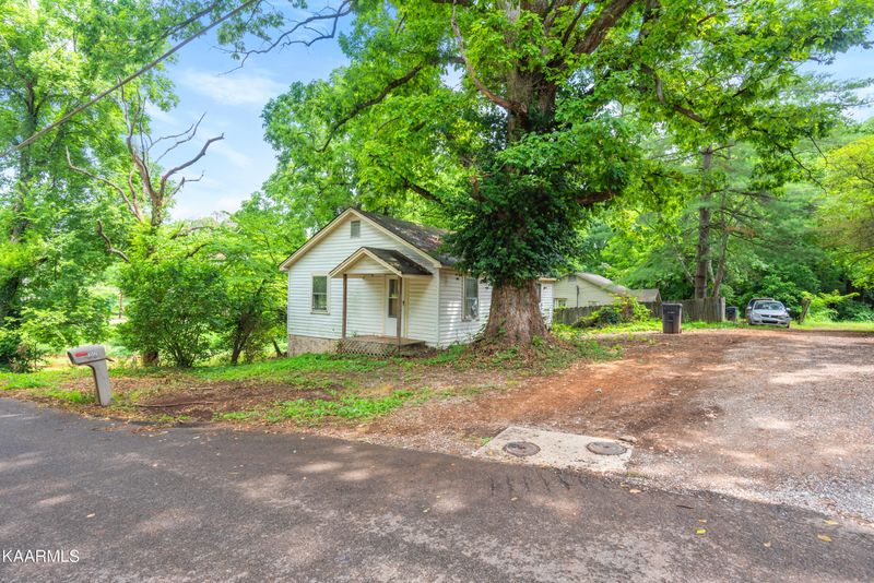 1512 Robert Huff Rd, Knoxville, TN 37914