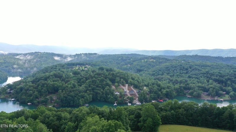 1514 Chestnut Stump Rd, Lafollette, TN 37766