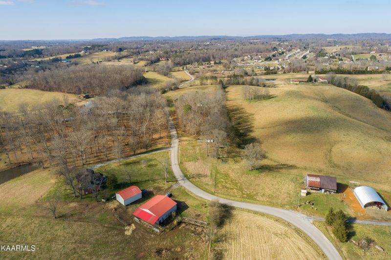 1514 Mckenry Rd, Walland, TN 37886