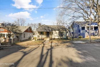1515 Mccroskey Ave, Knoxville, TN 37917