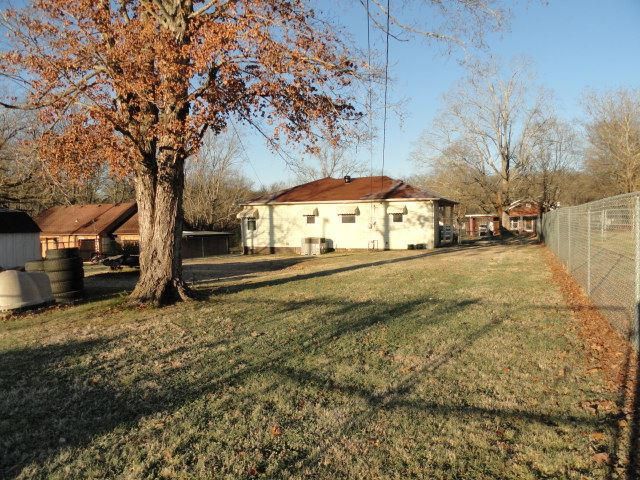 1515 Ohio Ave, Etowah, TN 37331