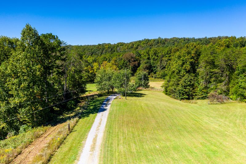 1515 Old Chilhowee Rd, Seymour, TN 37865
