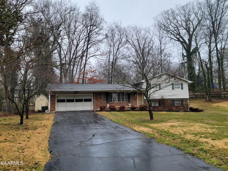 1516 Aldenwood Ln, Knoxville, TN 37919