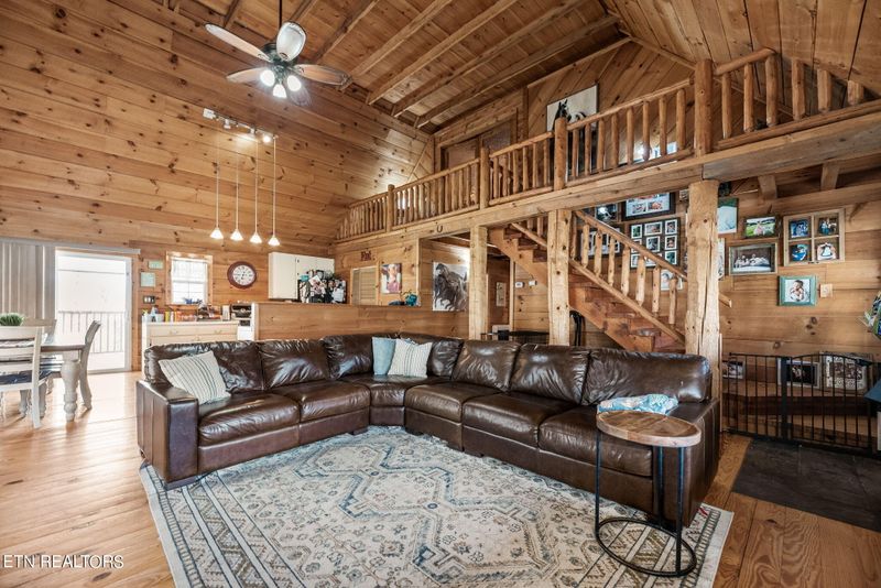 1516 Knoxville Hwy, Wartburg, TN 37887