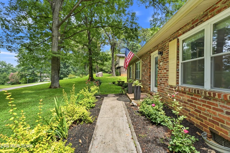 1516 Scottsdale Dr, Knoxville, TN 37922