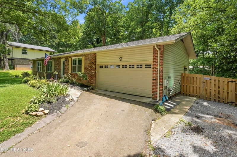 1516 Scottsdale Dr, Knoxville, TN 37922