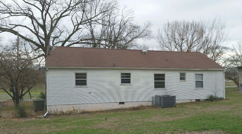 1517 Cherry Dr, Maryville, TN 37804