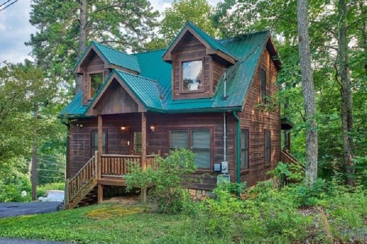 1517 Ginnys Trl, Sevierville, TN 37876
