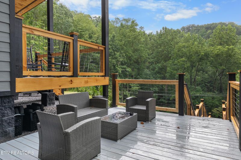 1517 Silver Poplar Ln, Sevierville, TN 37876