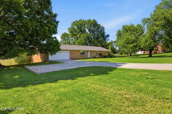 1518 E Brown School Rd, Maryville, TN 37804