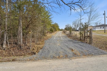 1518 Tom Mccall Rd, Maryville, TN 37801