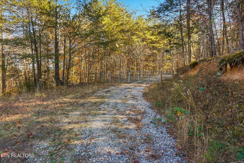 1518 Tom Mccall Rd, Maryville, TN 37801