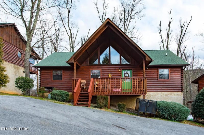 1519 Boo Boos Way, Sevierville, TN 37862