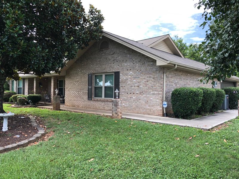 1519 Double D Dr, Sevierville, TN 37876