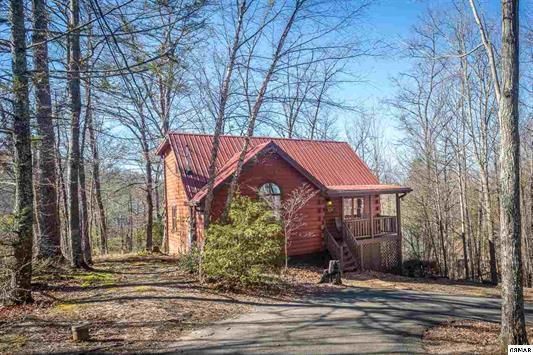 1519 Ginnys Tr, Sevierville, TN 37876