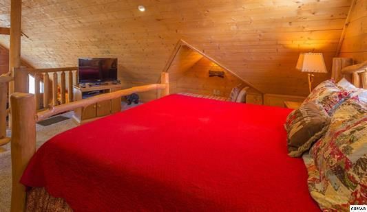 1519 Ginnys Tr, Sevierville, TN 37876