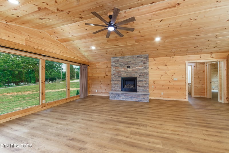 1519 Indian Warpath Rd, Sevierville, TN 37876