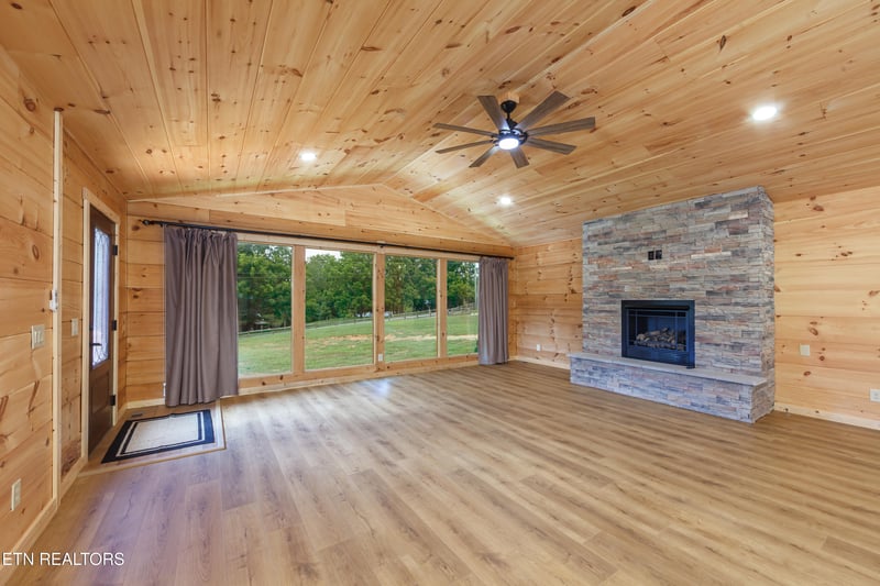 1519 Indian Warpath Rd, Sevierville, TN 37876