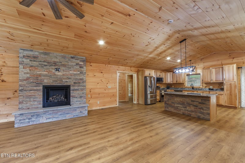 1519 Indian Warpath Rd, Sevierville, TN 37876