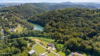 152 Andrews Ln, Caryville, TN 37714