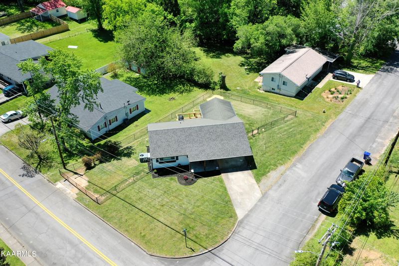 152 Beverly Cir, Oak Ridge, TN 37830