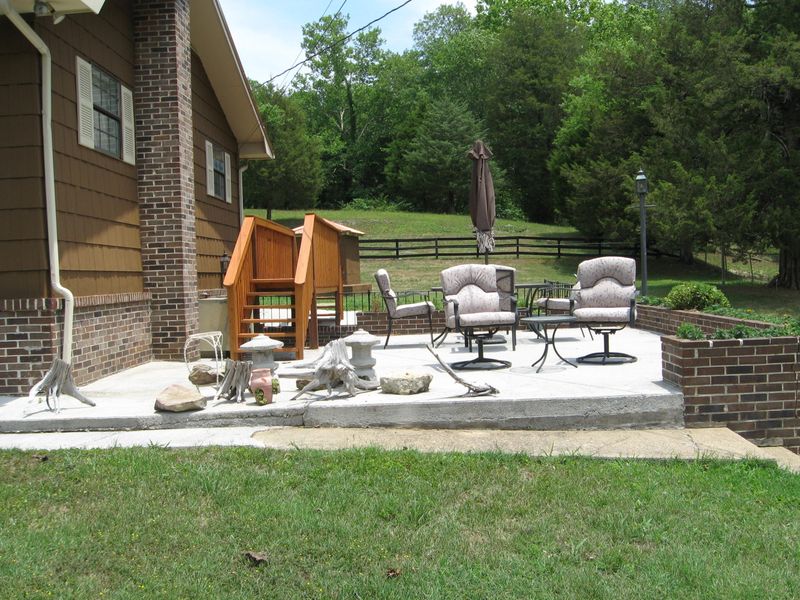 152 Cedar Ln, Rocky Top, TN 37769