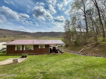 152 Hicks Ln, Jellico, TN 37762